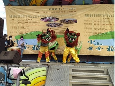 祥獅獻瑞,炒熱現場氣氛